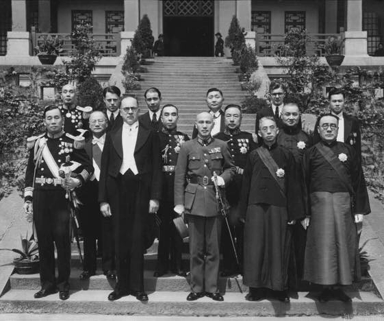 Chiang Kaishek, Australian Ambassador Douglas Copland, and Chinese leaders in Chongqing, China, 23 Mar 1946