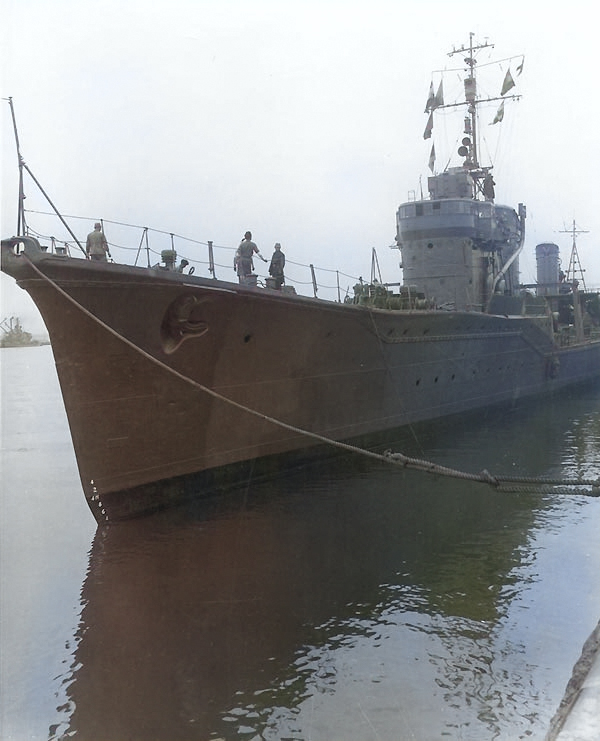 Yukikaze unarmed at Tokyo, Japan, on display for representatives of the United States, United Kingdom, Russia, and China, 26 May 1947 [Colorized by WW2DB]