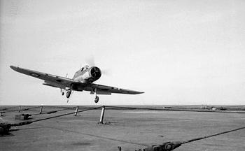 Skua aircraft landing on HMS Ark Royal, Apr 1941