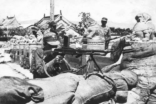 Chinese ZB vz. 26 machine gun crew at Lugou Bridge, Beiping, China, Jul 1937