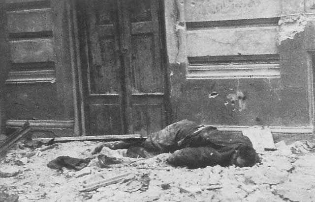 Remains of a German soldier killed during the Warsaw Uprising, Poland, 23 Aug 1944