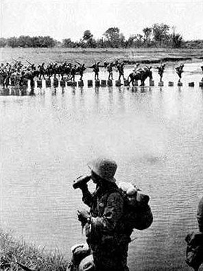 Chinese troops marching in Hubei Province, China, May-Jun 1940