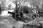 Chinese Army field gun and crew, Tai