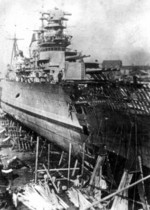 Light cruiser Maxim Gorkiy receiving a new bow after mine damage, Kronshtadt, Leningrad, Russia, 3-21 Jul 1941