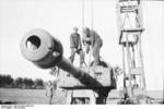 Repairing a Tiger I heavy tank, Russia, 21 Jun 1943, photo 20 of 21