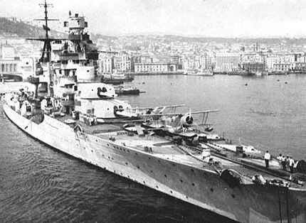 Heavy cruiser Zara in port, circa 1940s