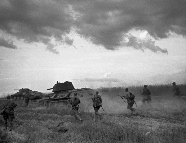 Soviet T-34 tanks and troops near Bryansk, Russia, 1942