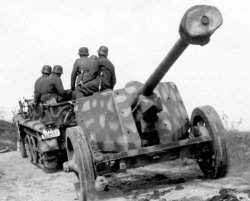 7.5 cm PaK 40 file photo [8203]