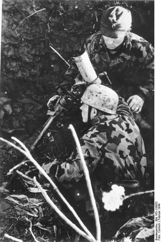 German paratroopers with an 8 cm GrW 34 mortar, Italy, Feb 1944