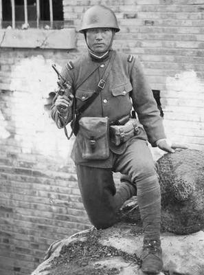 Japanese Army officer with Type 26 revolver, 1930s